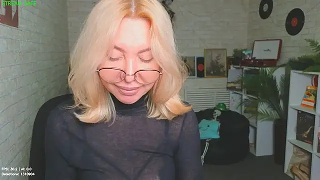 Wendy_Waves live cam preview