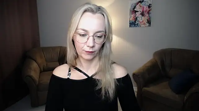Ava_Elior
