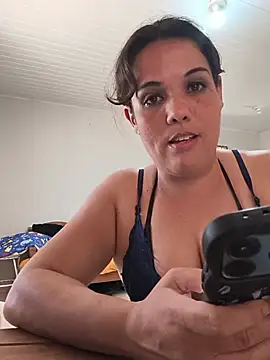 Bellapotencia1985 live cam preview