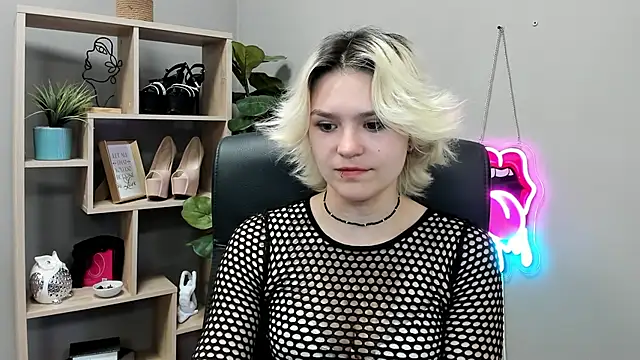 SweetLilyxo webcam