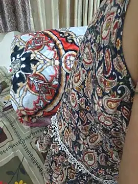Queen_Taniyaa77 webcam