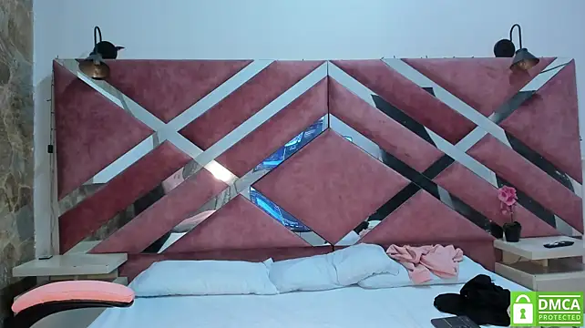 Mia_savala_ webcam