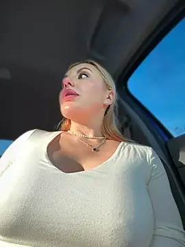 MilfNextDoor20 webcam