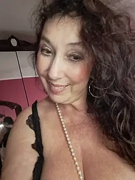 GypsyEsmeralda webcam