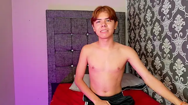 Boys_Curlys_ webcam