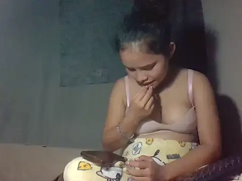 BecomingMommy18 webcam