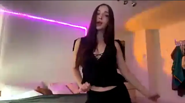 AntoninaErtle live cam on StripChat