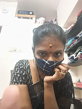 Tamil_Yalini12 live cam on StripChat