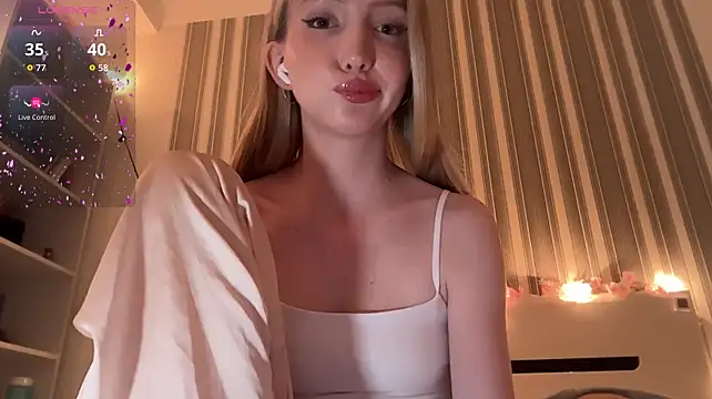Awwwrora webcam