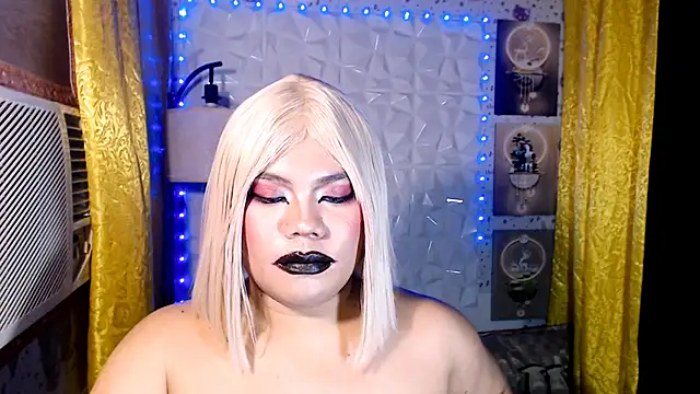 TSbrianaHugeCock live cam on StripChat
