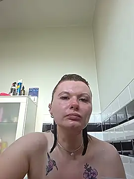 XxxMsIrishCreamxxX webcam