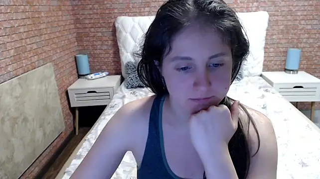 Holliy_Cooper webcam