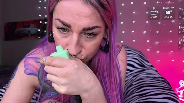 Tanya_Acid webcam