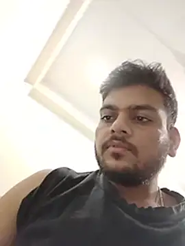 Realcumshow webcam
