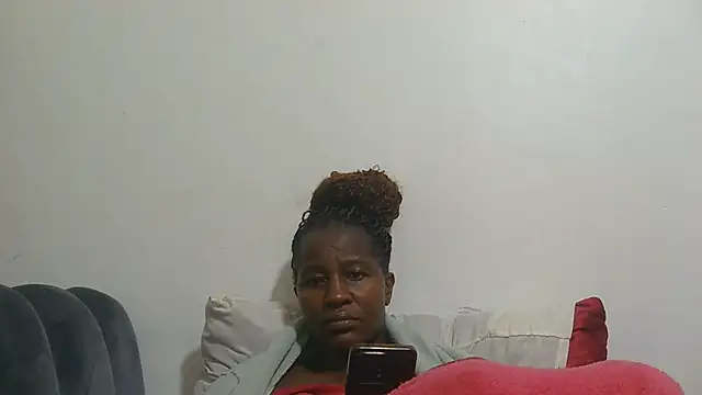 sluttylaura21 webcam