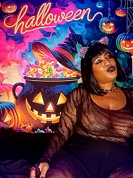 AmazonianMistress webcam