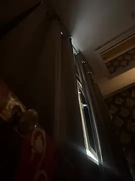 SkinnyLilly webcam