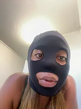 MlleDiorr webcam