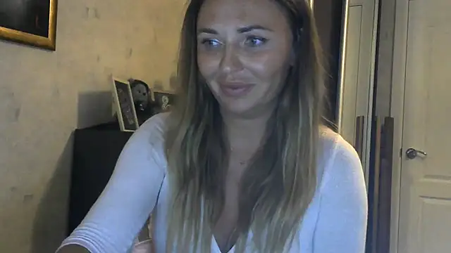 AngelinaLove28