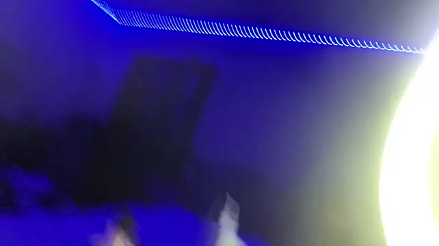 HelloKinki live cam preview