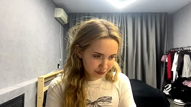 Sweet_bluue webcam