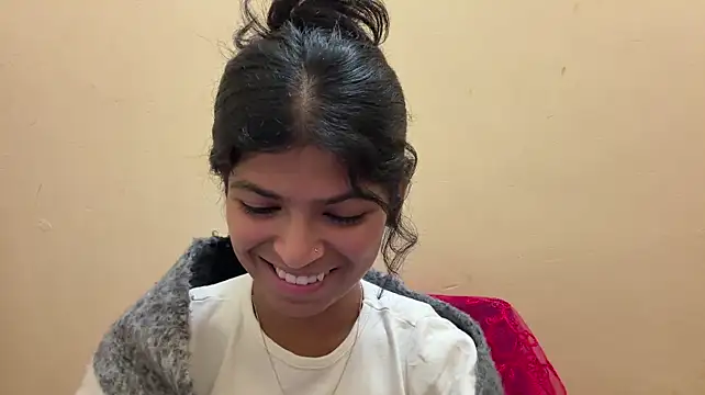 ngamuszar (F young) - Show my sexy soles :P