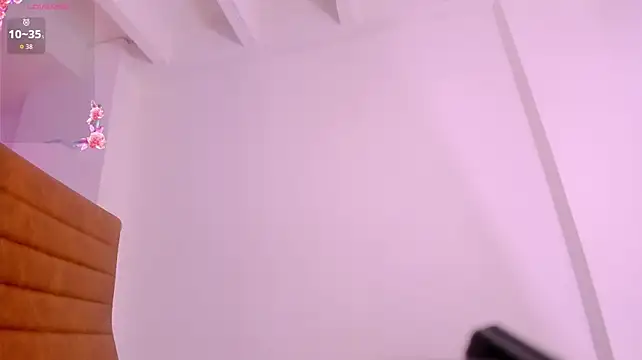 Kiaraa_lux webcam