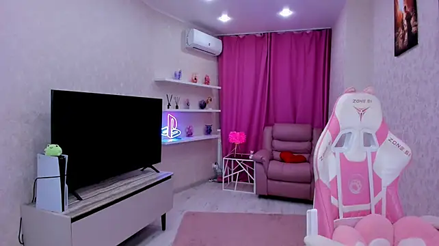 EllaCurtis