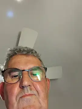 Oldmenhot66 live cam on StripChat