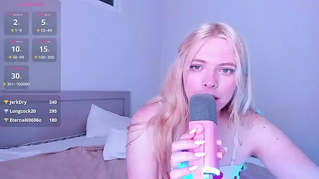 Cutie_Bambi webcam