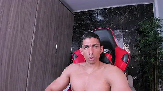 Erik_castle