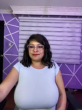 MiiaaJoness live cam preview