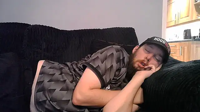 Chubbydan live cam on StripChat