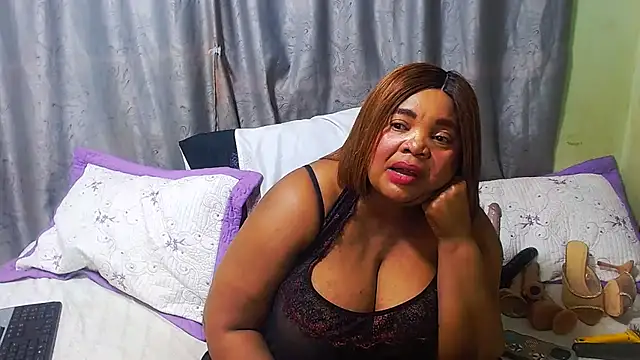 BustyMatureStepmum