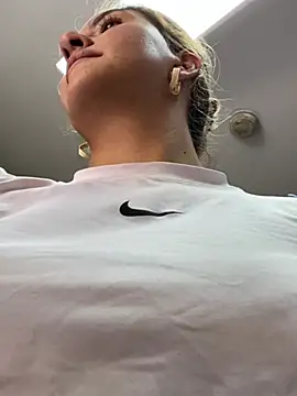 Andrea_19blonde