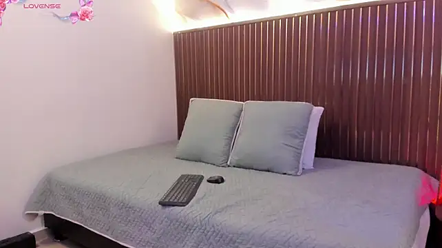 HoneyMilf_