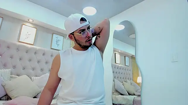Jonath_1 live cam on StripChat