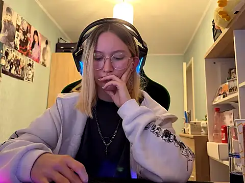 SoniaKotts webcam