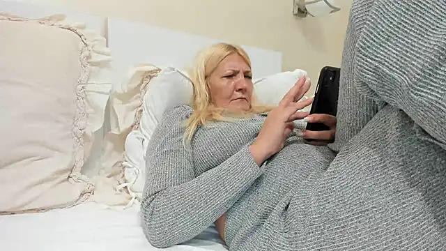 ButterflyBlondie live sex cam