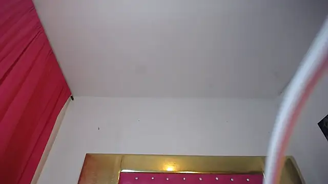 Vicky_doll333 live cam on StripChat