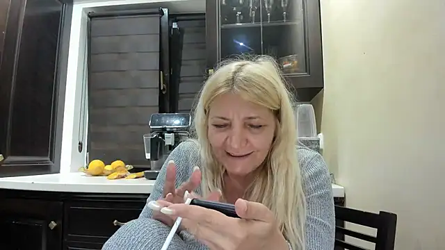 ButterflyBlondie webcam