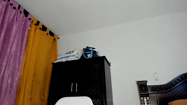 milkqueenboobs webcam