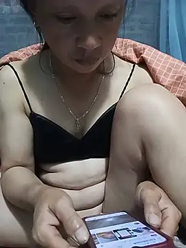 Linda-04 live cam on StripChat