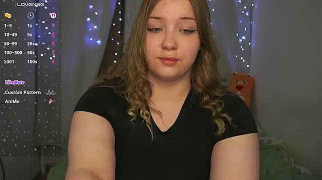 CuteSharloti live cam on StripChat