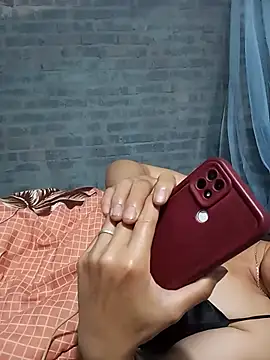 Linda-04 webcam