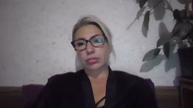 fox_red_lady7 webcam