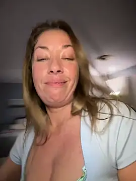 MiraKisss webcam