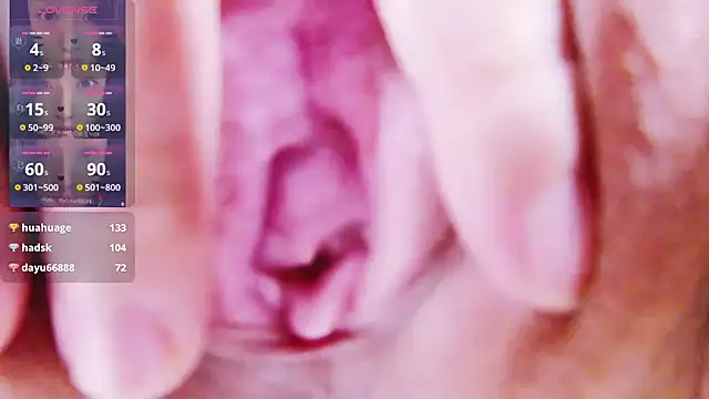 xiaoqingren Live Webcam on Stripchat