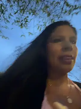 Elara_Luxe live cam on StripChat