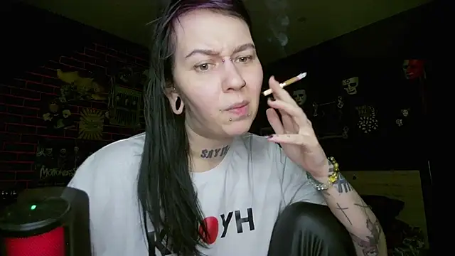 MoorderxDoll